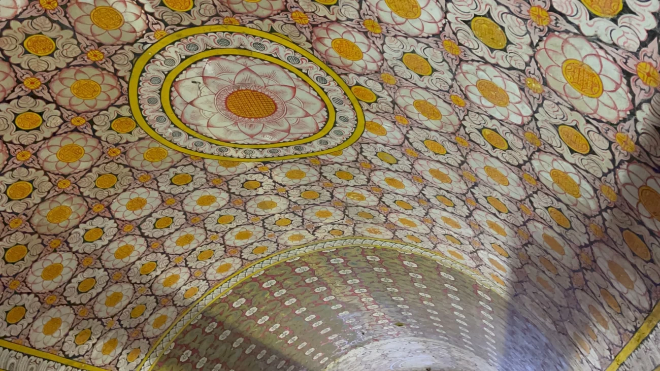 جاذبه های دیدنی معبد دندان بودا سریلانکا