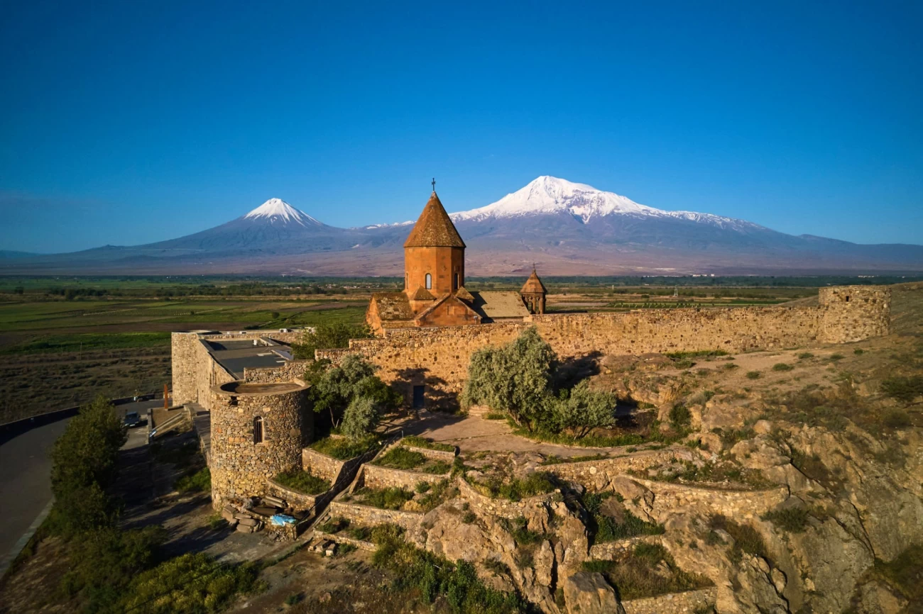 صومعه خور ویراپ مکان تاریخی و زیبای کشور ارمنستان (+ تصاویر) صومعه خور ویراپ مکان تاریخی و زیبای کشور ارمنستان (+ تصاویر)