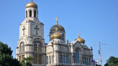کلیسای وارنا کجاست؟ + تصاویر زیبا از این مکان دیدنی (+ تصاویر)