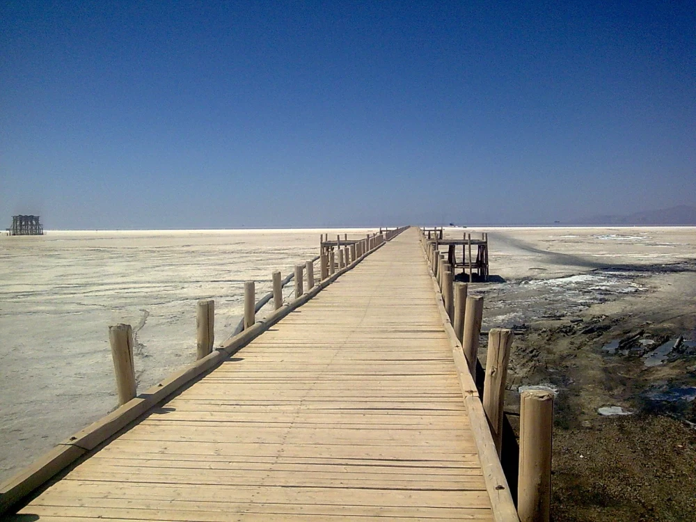 امکانات بندر شرفخانه شبستر