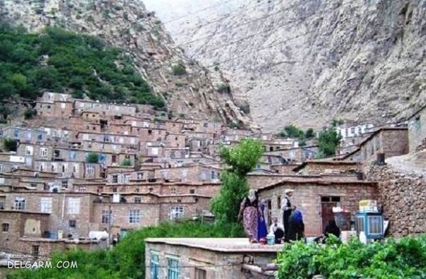 شال درکی یا شال اندازی یکی دیگر از آداب نوروز در کرمانشاه