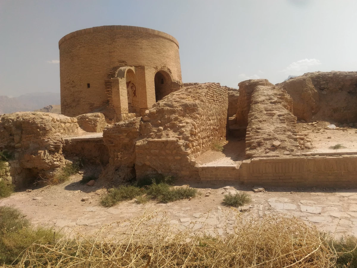 قلعه تل : جایی برای تماشای تاریخ و طبیعت (+ تصاویر) قلعه تل : جایی برای تماشای تاریخ و طبیعت (+ تصاویر)