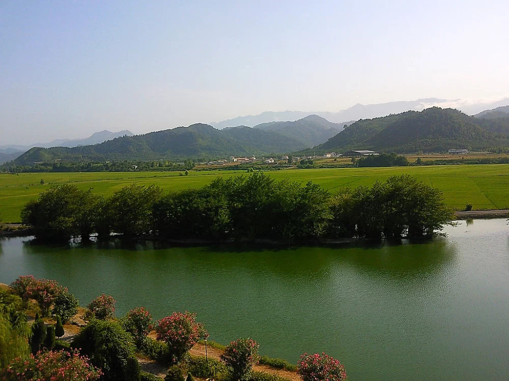 سفر به دریاچه سرآگاه
