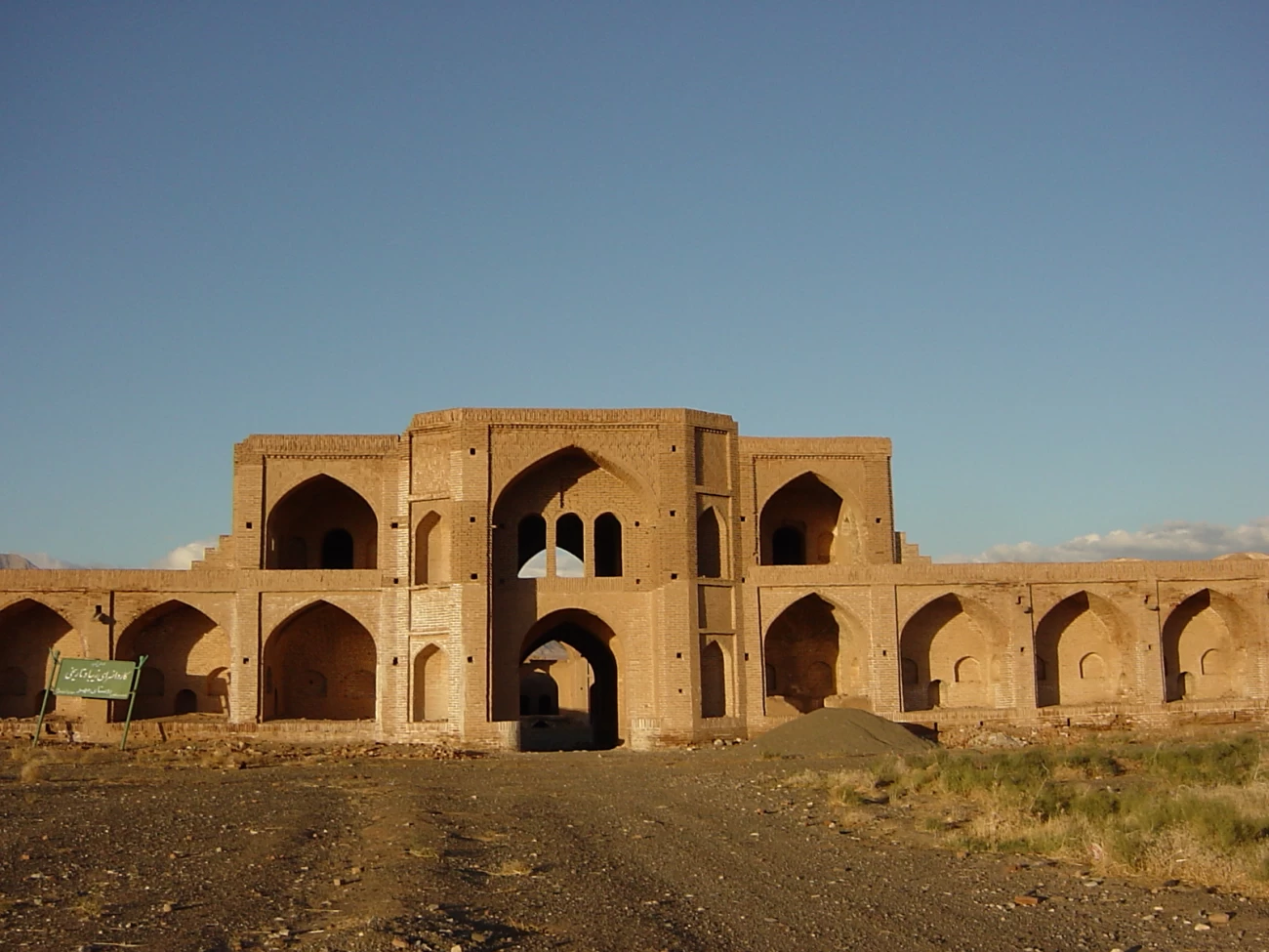 کاروانسرای تاریخی مزینان