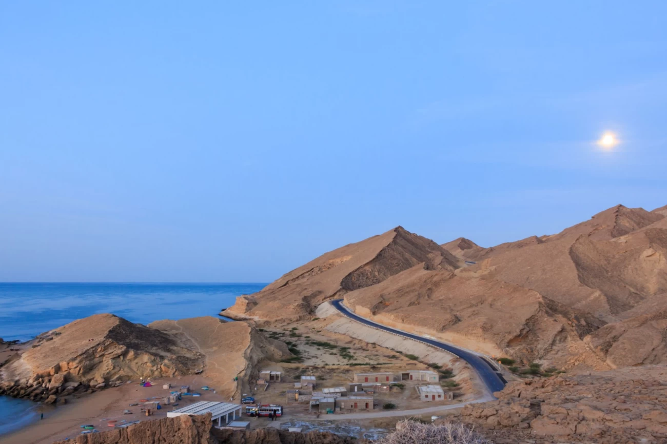 سواحل مکران؛ جایی که صحرا و دریا با هم یکی می‌شوند