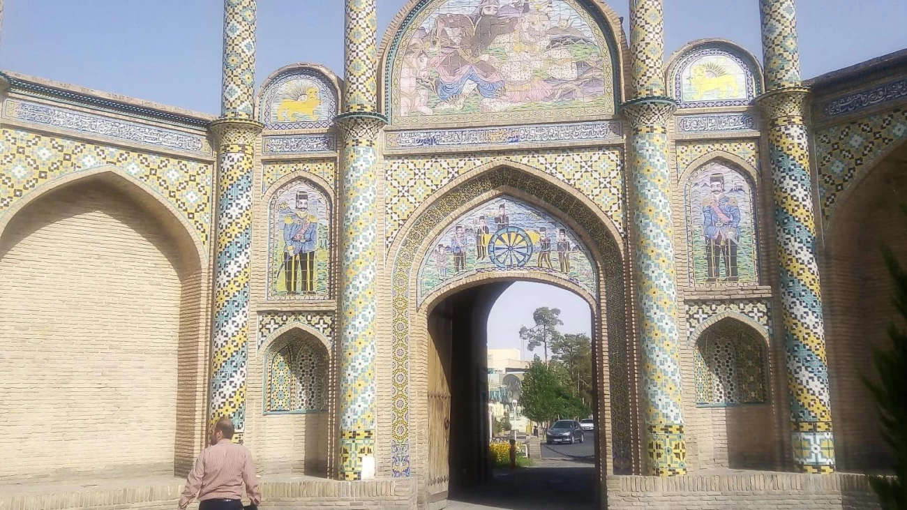 معماری دروازه ارگ سمنان