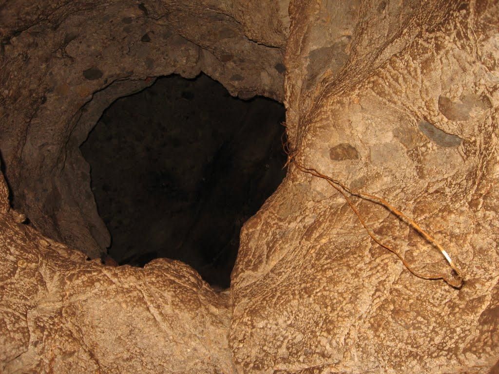 غار ایوب کرمان