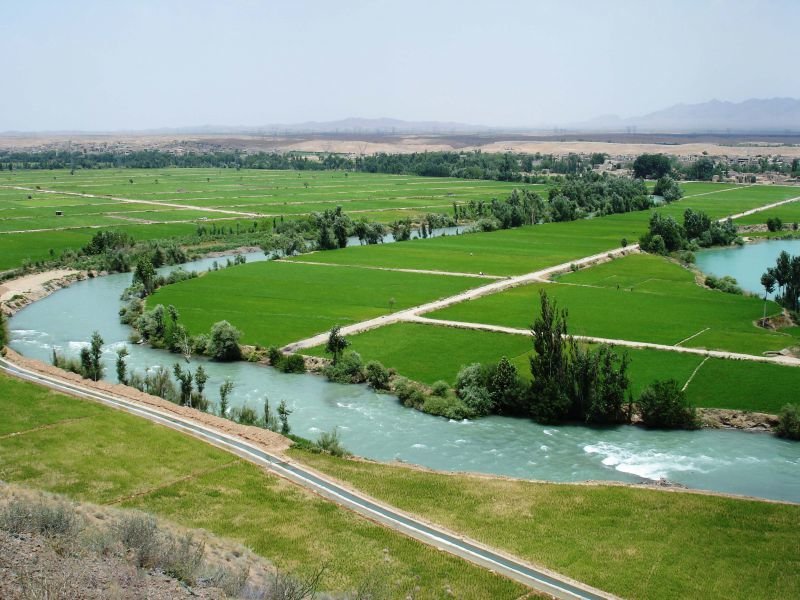 همه چیز در مورد چمگردان عقیق زیبای لنجان (+ تصاویر)