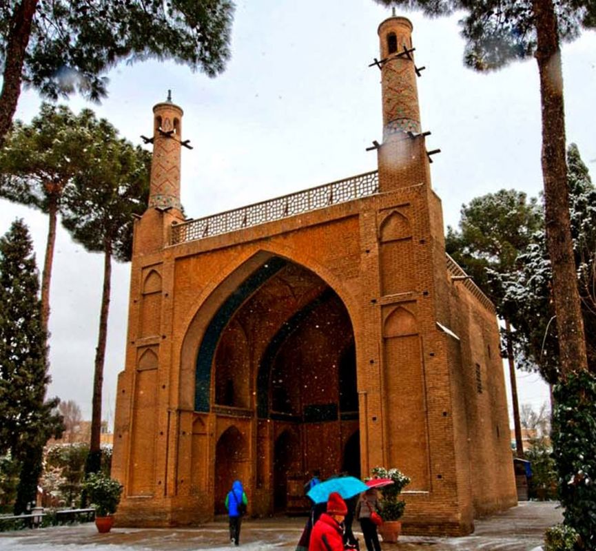 با رازهای پنهان منارجنبان اصفهان آشنا شوید + فیلم (+ تصاویر)