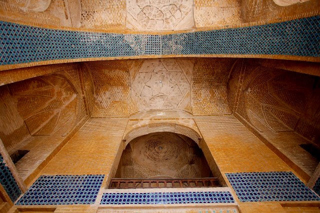 منار جنبان اصفهان