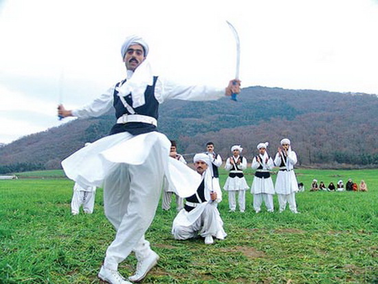 آشنایی بیشتر با رقص چوب سیستانی+عکس (+ تصاویر) آشنایی بیشتر با رقص چوب سیستانی+عکس (+ تصاویر)
