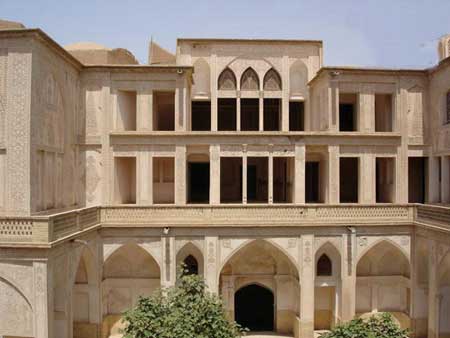 خانه عباسیان، خانه محجبه نقاب دار