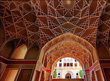 خانه عباسیان، خانه محجبه نقاب دار