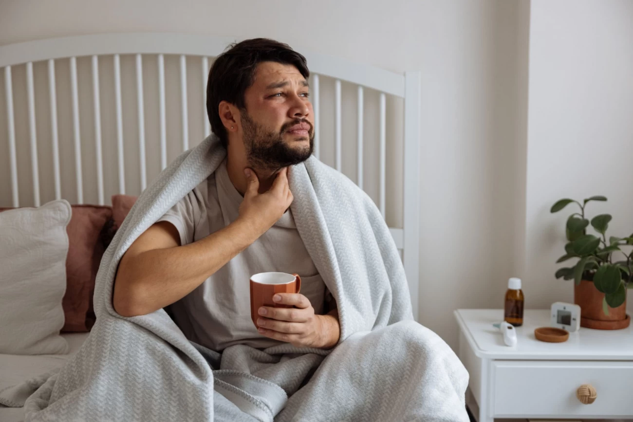 درد غضروف گلو نشانه چیست ؟ (2 نکته مهم) درد غضروف گلو نشانه چیست ؟ (2 نکته مهم)