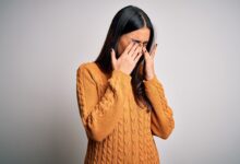لرزش غیر عادی پلک چشم چه علتی دارد؟ (2 نکته مهم)