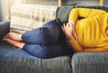 این مشکلات از عوارض نگه داشتن مدفوع است (2 نکته مهم)