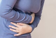 علت درد در نقاط مختلف سمت راست شکم چیست ؟ (2 نکته مهم)