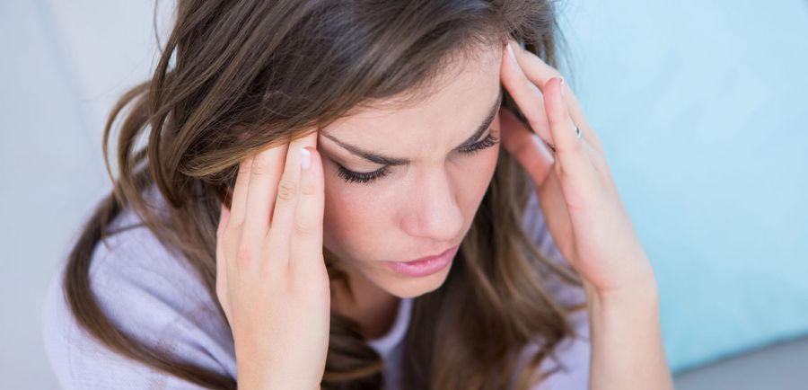 چگونه درخانه سردرد شدید را کاهش دهیم ؟ (2 نکته مهم)