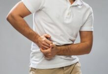 علائم ترکیدن آپاندیس : در صورت ترکیدن آپاندیس چه اتفاقی می افتد ؟ (2 نکته مهم)