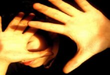 آلرژی به نور خورشید چیست و چگونه درمان می شود؟ (2 نکته مهم)