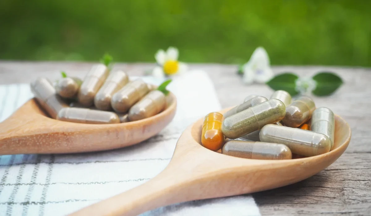 مکمل گیاهی چیست و مصرف آن برای چه کسانی توصیه می شود ؟ (2 نکته مهم)