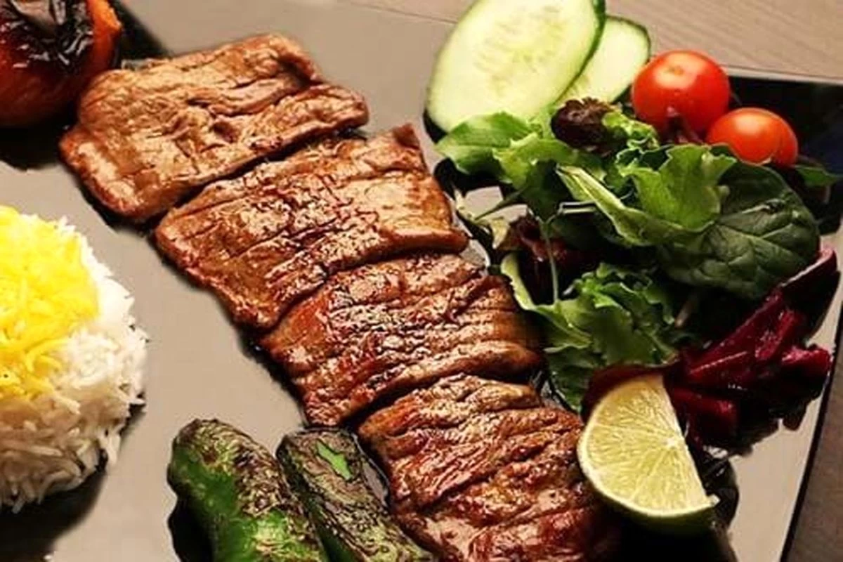 آشنایی با کالری و خواص بی نظیر کباب برگ (2 نکته مهم)