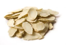 گیاه دارویی کنجک ؛ از خواص دارویی تا عوارض آن (2 نکته مهم)