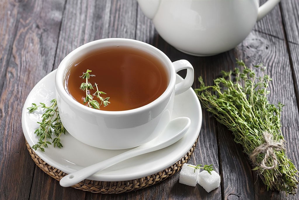 دمنوش آویشن از بین برنده خلط پشت گلو