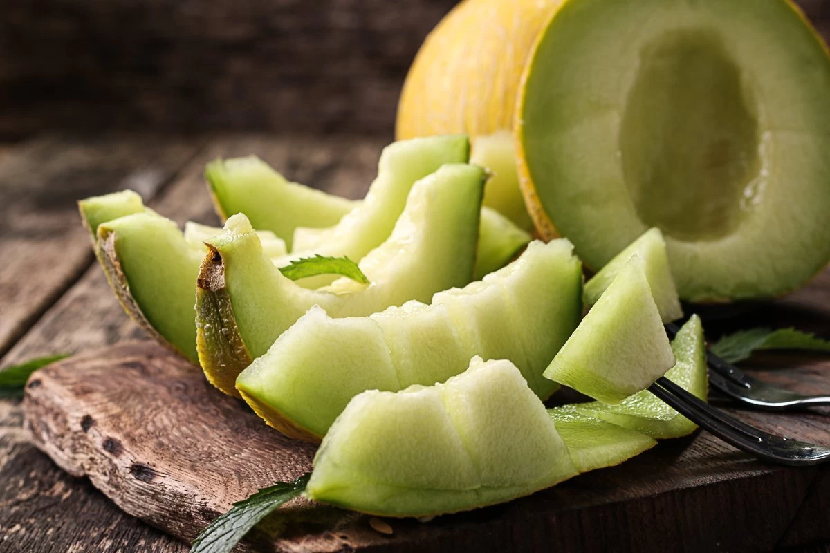 آیا پوست خربزه قابل خوردن است؟ (2 نکته مهم) آیا پوست خربزه قابل خوردن است؟ (2 نکته مهم)
