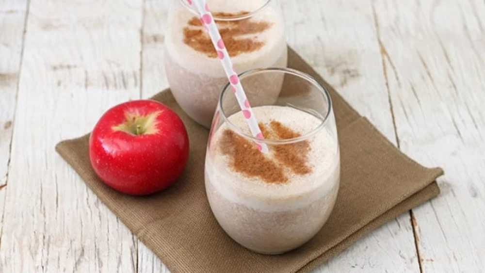 معجون شیر و سیب و عسل