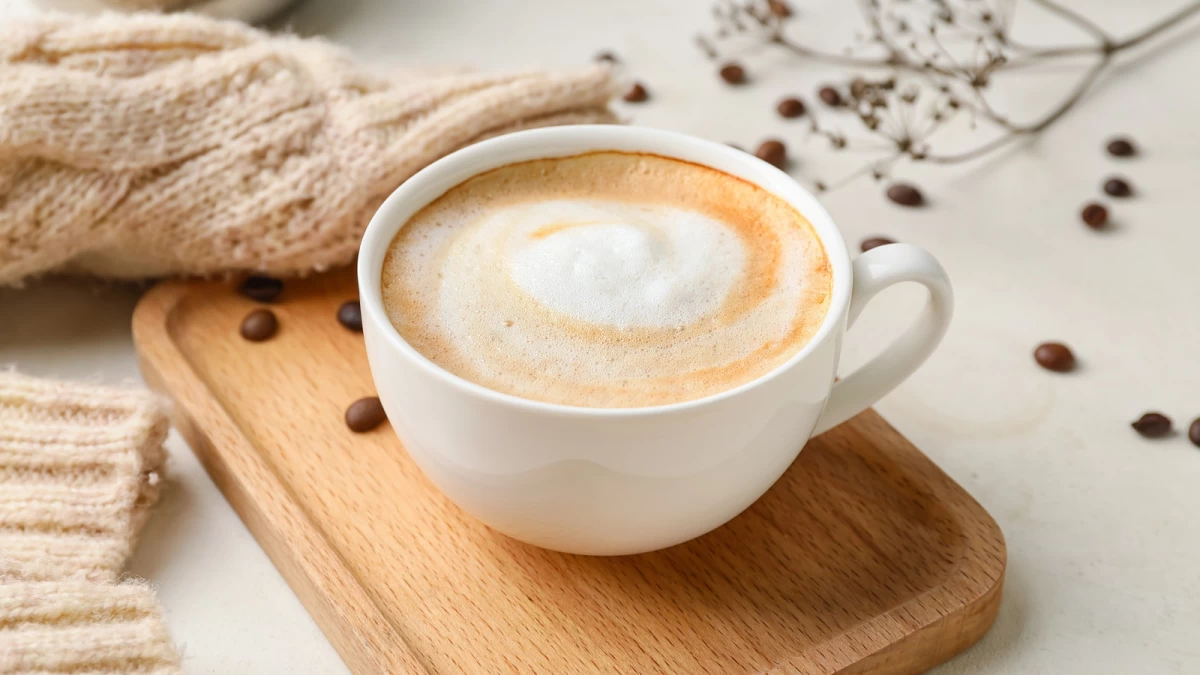 آیا خوردن قهوه و شیر برای سلامتی مفید است؟ (2 نکته مهم)