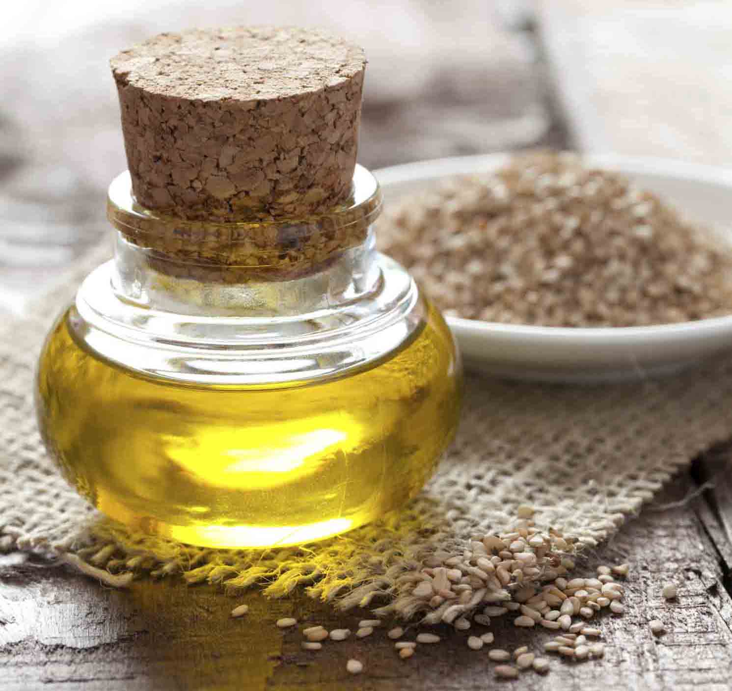 فواید و نحوه مصرف روغن مورچه برای رفع دائمی موهای زائد بدن (2 نکته مهم) روغن مورچه برای نوزاد | روغن مورچه اصل | روغن مورچه روجا | روغن مورچه طلا | روغن مورچه برای چی خوبه | روغن مورچه برای چیست | روغن مورچه چیست