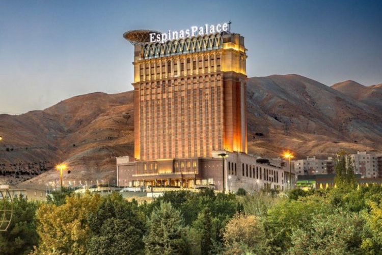 آشنایی با هتل اسپیناس پالاس تهران + آدرس و تلفن هتل (+ تصاویر) آشنایی با هتل اسپیناس پالاس تهران + آدرس و تلفن هتل (+ تصاویر)
