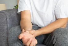 بیماری آرتریت تاکایاسو چیست و چه علائمی دارد؟ (2 نکته مهم)