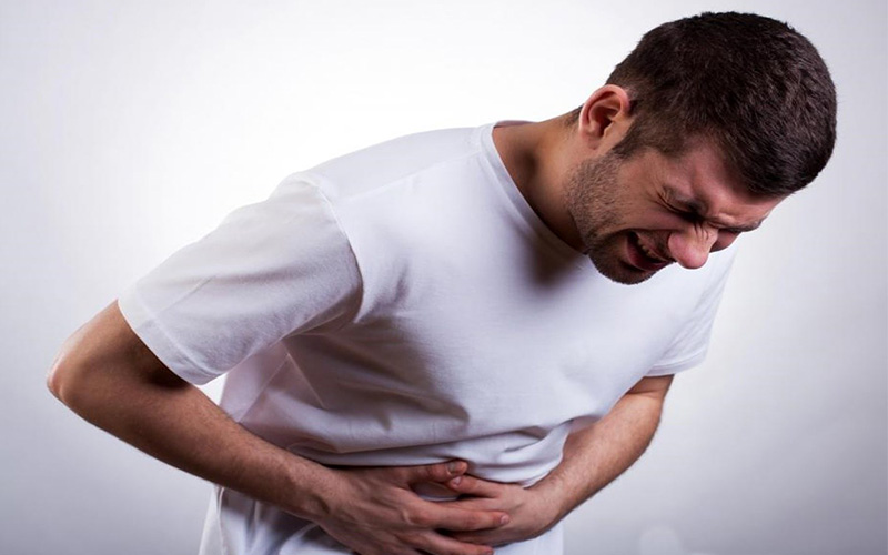 علت درد و سوزش سمت راست شکم چیست ؟ (2 نکته مهم) علت درد و سوزش سمت راست شکم چیست ؟ (2 نکته مهم)