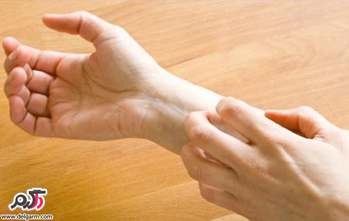 چرا پوست دچار خارش میشود؟ (2 نکته مهم) چرا پوست دچار خارش میشود؟ (2 نکته مهم)
