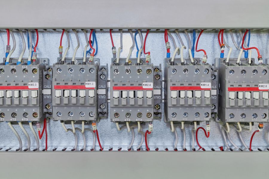 کنتاکتور چیست و چه کاری انجام می دهد ؟