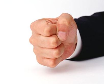 مشت کردن دست راست ترفندی جدید برای تقویت حافظه