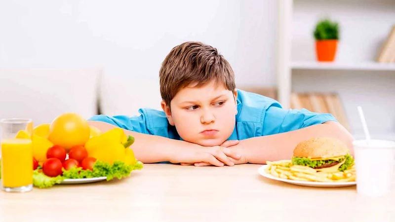 بالاخره فست فود بخوریم یا نخوریم؟ (2 نکته مهم)