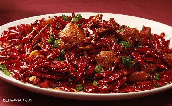 غذاهای تند از خوراکی هایی باعث سوزش معده می شود