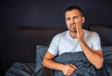 آیا بعد از ایمپلنت دندان ، صورت ورم می کند؟ (2 نکته مهم)