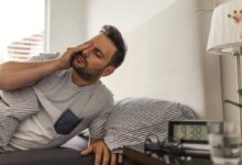 6 دلیل سخت بیدار شدن از خواب (2 نکته مهم)