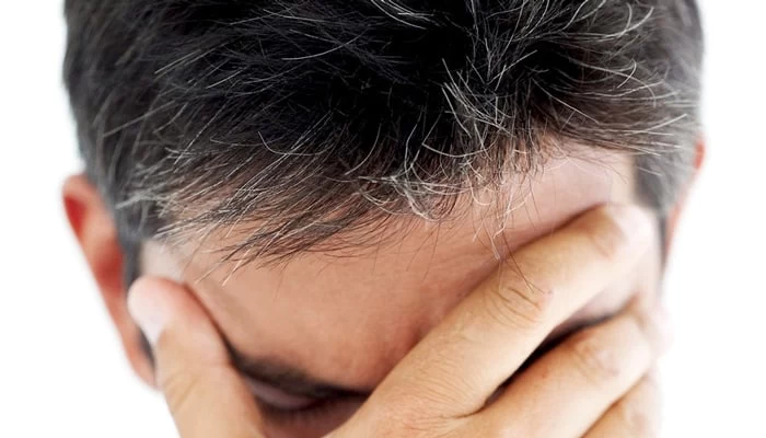 چرا موهای ما در جوانی سفید می‌شود؟