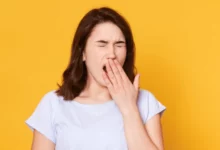 دلیل مسری بودن خمیازه چیست؟ (2 نکته مهم)