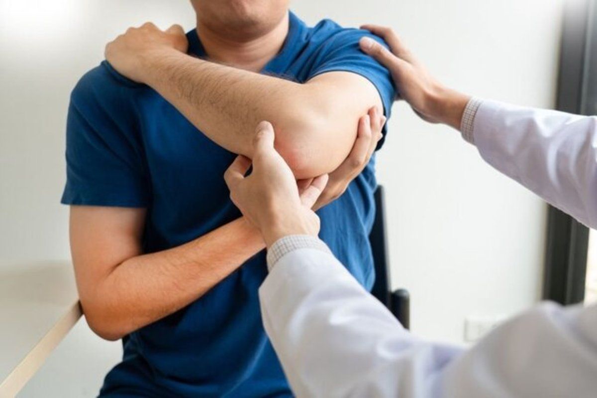 چرا دچار گره عضلانی می شویم؟ (2 نکته مهم) چرا دچار گره عضلانی می شویم؟ (2 نکته مهم)
