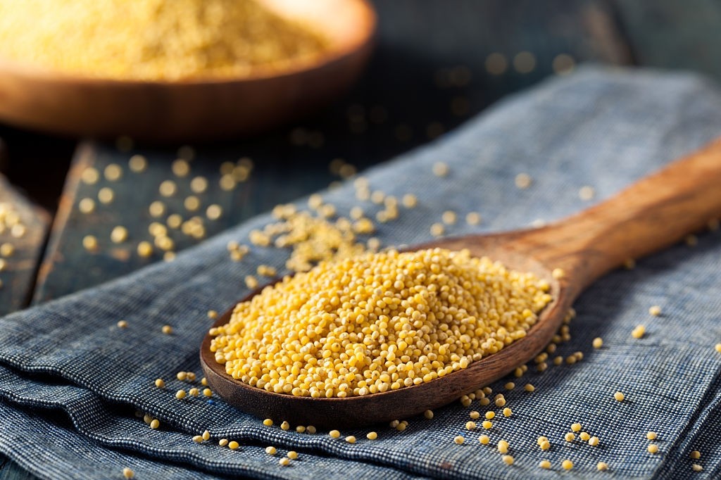 20 خاصیت بی نظیر ارزن برای سلامتی و پوست (2 نکته مهم)