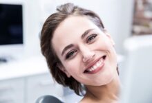 لمینت سرامیکی دندان ماندگارتر است یا ونیز کامپوزیت دندان ؟ (2 نکته مهم)