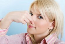علت بوی تند و بد ادرار چیست؟چگونه آن را درمان کنیم؟ (2 نکته مهم)