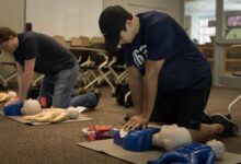 CPR چیست ؟ آموزش تصویری احیای قلبی ریوی (CPR) (2 نکته مهم)
