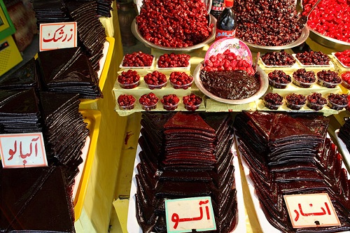 ضرر و زیان های لواشک برای دندان ها
